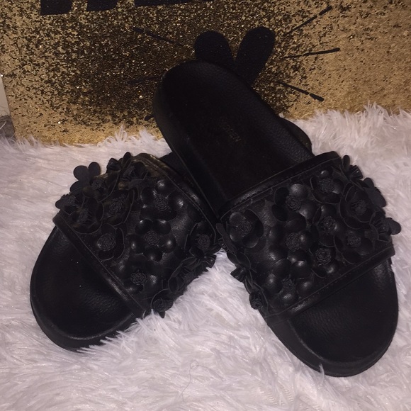 Steve Madden Shoes - Steve Madden slides